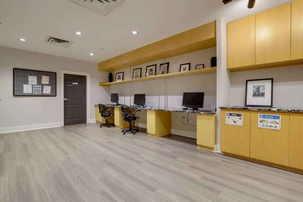 Exclusive Apt In Ballston With Gym Arlington Esterno foto