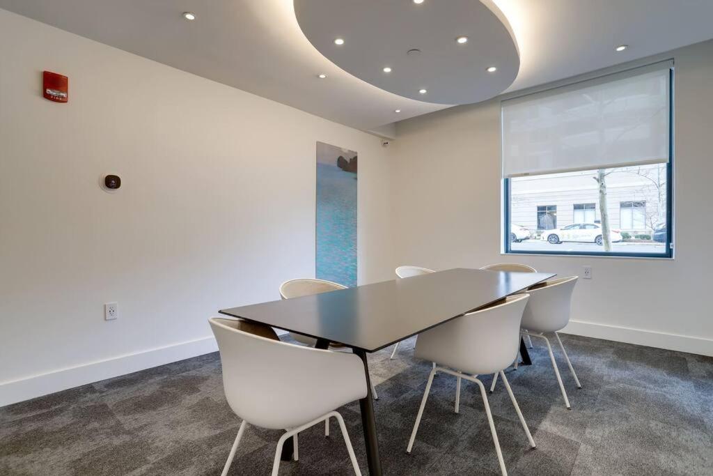 Exclusive Apt In Ballston With Gym Arlington Esterno foto